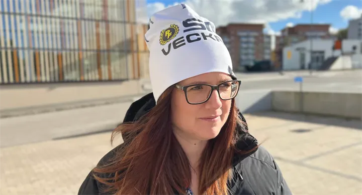 <p>Ett antal föreningar och återförsäljare runt om i Skövde säljer nu mössor som entrébiljett till SM-veckan. </p>
