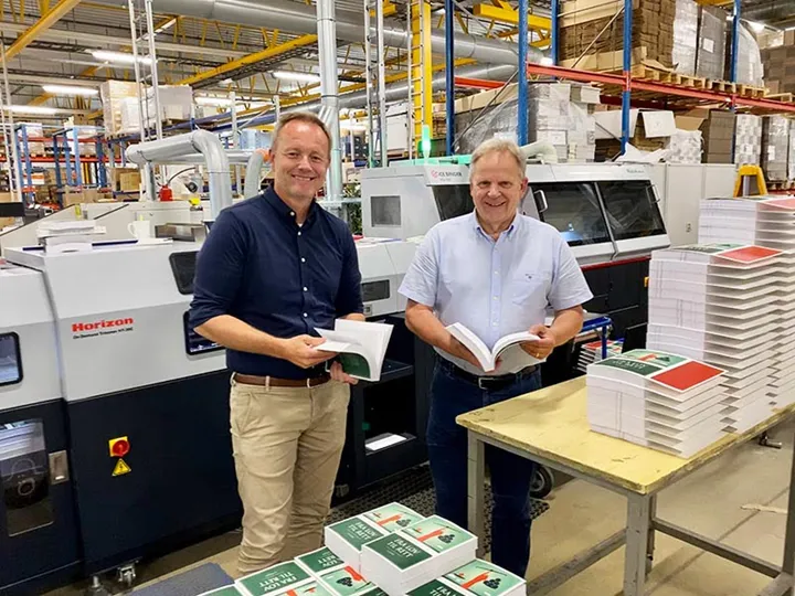 <p>Nils Jacob Førli, Artisti och Arne Haugseth, Andvord Grafisk.</p>
