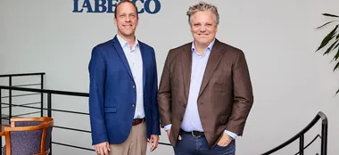<p>Ole Dam Mikkels (General manager Labelco) och Lars Ole Nauta (vd Optimum Group Nordics).</p>
