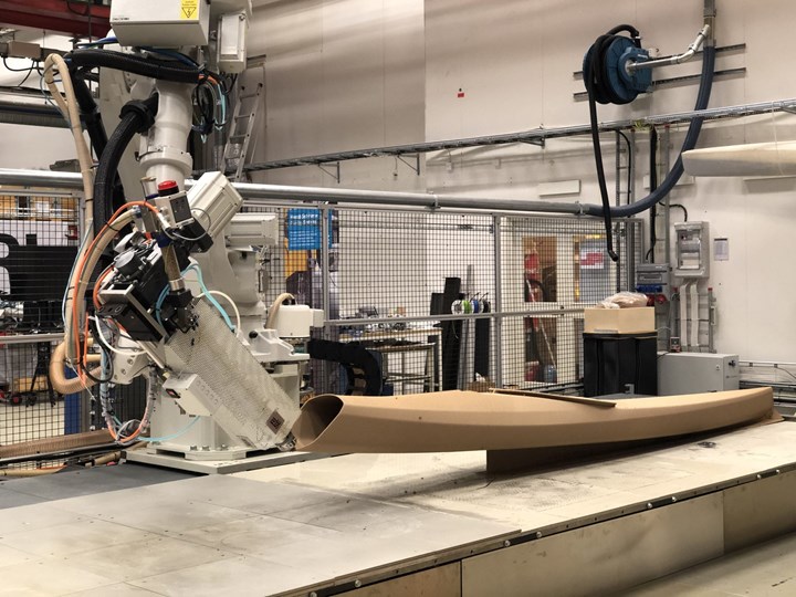 <p> Nyligen blev kajakföretaget Melker först i världen med att 3d-printa en kajak i ett stycka – med biobaserat material från Biofiber Tech.</p>
