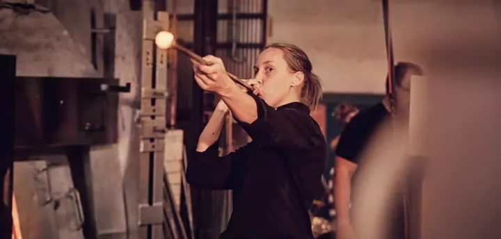 <p>Glasblåsning i Kosta, möjligen en framtida statyett? </p>
