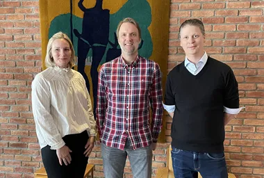 <p>Anders Lagemyr (mitten) är ansvarig för Eskils Tryckeris Stockholmskontor. Nu har man två nya medarbetare – Malin Fernström och Conny Zetterlund.</p>
