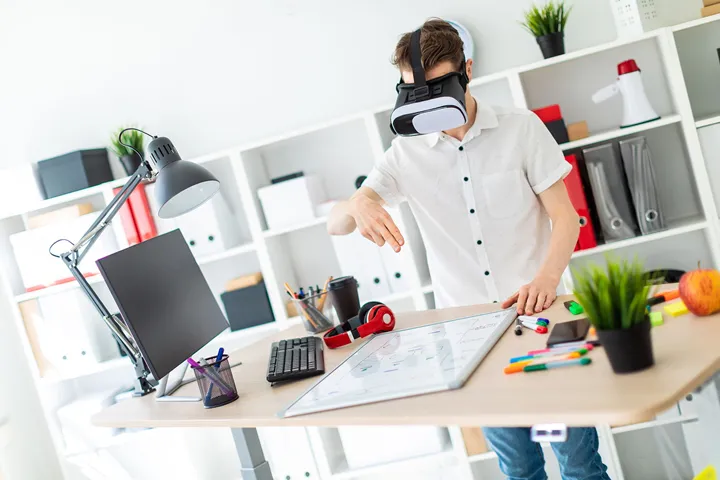 <p>Kolla in tryckeriets digitala showroom – om du har ett VR-headset så är det bara att kliva in i en grafisk värld full av idéer. Tyvärr bara på finska.</p>
