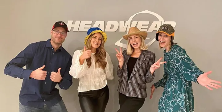 <p>Från vänster syns Anton, Ebba och Mikaela som kommer jobba på  Headwears säljavdelning och Maria som kommer jobba på orderavdelningen.</p>
