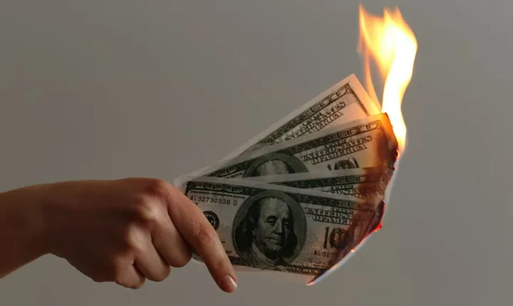 <p>En miljard av den tyska profilbranschens omsättning har gått upp i rök.</p>
