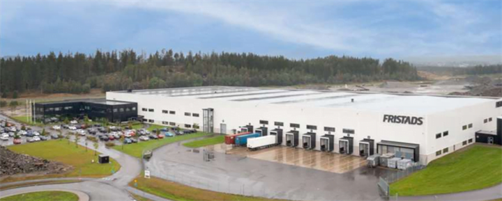 <p>Fristads säljer nu sin drygt 3 år gamla lagerbyggnad utanför Borås.</p>

