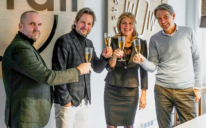 <p>På bilden från vänster till höger syns: Ruben van ’t Loo, Maurice och Karin Stoevenbeld och Ton Löbker.</p>
