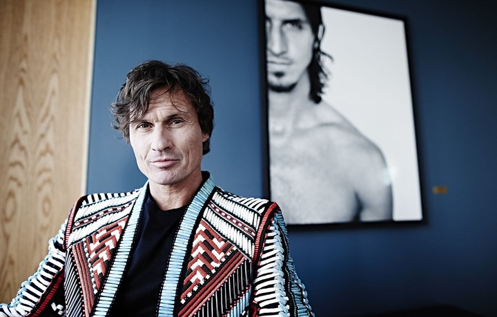 <p>Petter Stordalen säljer sin sista del av bokförlaget till Bonnier.</p>
