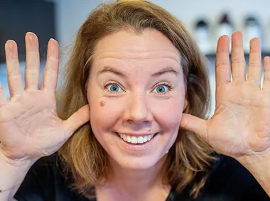 <p>Jenny Norberg som har gedigen erfarenhet av Ljudsdals näringsliv genom sitt tidigare jobb ska nu hjälpa lokala företag med sin varumärkesbyggande. </p>
