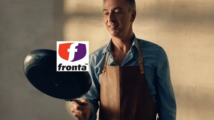 <p>Tareq Taylor kommer till Fronta Mölndals julklappsdag och visar upp sin cirkulära stekpanna.</p>
