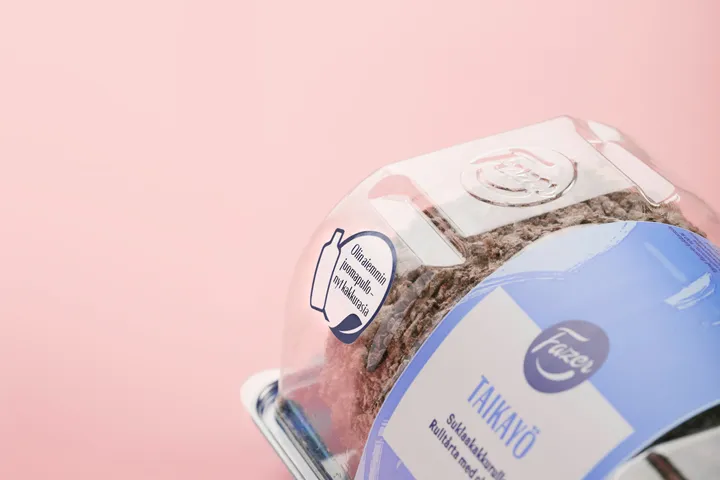 <p>Rulltårta i returplastförpackning.</p>
