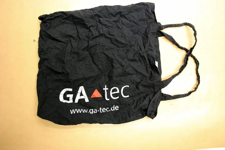 <p>Här är tygpåsen som blev kvar på platsen efter överfallet och som polisen nu gärna vill veta mer om.</p>
