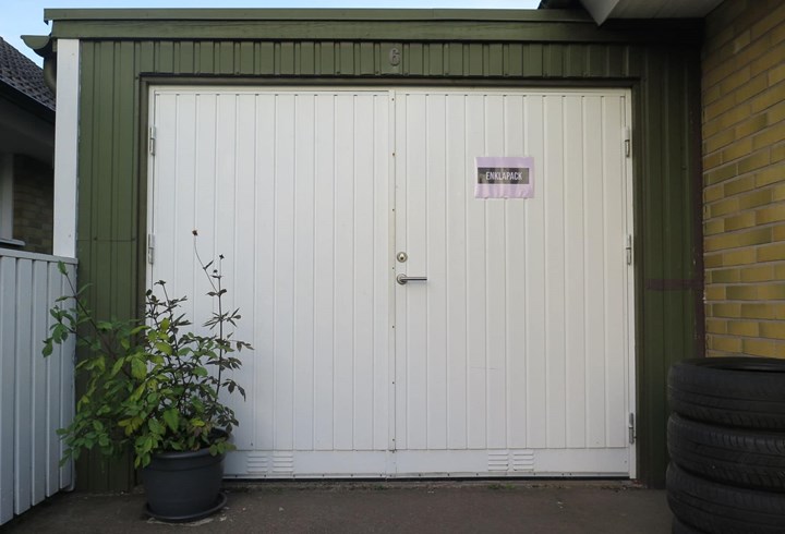 <p>Enklapack startar upp i ett garage i Malmö.</p>
