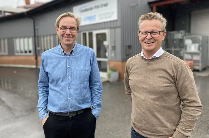 <p>Torbjörn Dannemann på EO Grafiska och Lasse Frausig som är operativ chef för den svenska verksamheten i Scandinavian Print Group.</p>
