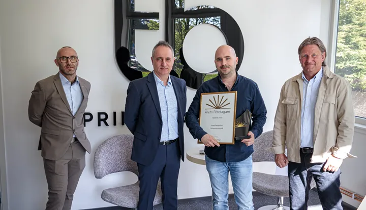 <p>Jonas Bergström (med diplomet) tog emot utmärkelsen Årets Företagare i Västerås. Här tillsammans med Thomas Gislerud, Robert Milecrantz (ordförande)<br />
 och Anders Råberger som alla sitter i styrelsen i Företagarna i Västerås.</p>
