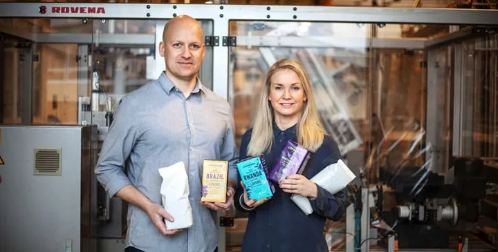 <p>Joakim Svensson, kvalitetssäkringsingenjör, och Madelene Breiling, supply chain development manager.</p>

