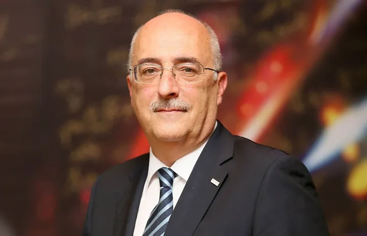 <p>Rafael ??Peñuela ??Torres är vd för Manroland Sheetfed.</p>
