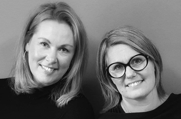 <p>”Det perfekta teamet” Helena Åström och Petra Abramsson har tillsammans grundat Bollnäsföretaget Present & Profil.</p>
