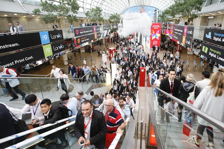 <p>Rund 1.800 Aussteller aus über 50 Ländern stellen auf der drupa 2016, die weltweit führende Fachmesse für print und crossmedia solutions (31. Mai bis 10. Juni), die Vielseitigkeit und Innovationskraft ihrer Branche eindrucksvoll unter Beweis. Im Zentrum stehen vor allem Zukunfts- und Highlight-Themen wie packaging production, multichannel, 3D-printing, functional printing oder industrielle Druckanwendungen. | To the tune of round about 1,800 exhibitors from over 50 countries will give impressive proof of the versatility and innovative power of their sector from 31 May to 10 June at drupa 2016,  the world leading trade fair for print and crossmedia solutions. The focus is especially on next-generation and highlight themes such as packaging production, multichannel, 3D printing, functional printing and industrial applications.</p>
