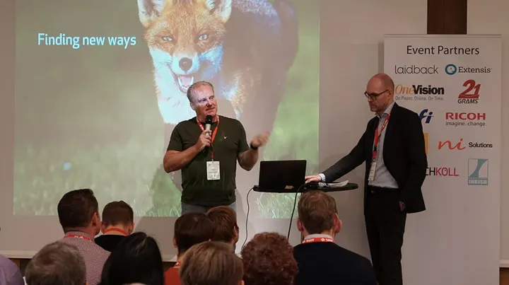 <p>En av huvudtalarna var Martijn Eier från Cloudprinter som gjorde ett stort avtryck på deltagarna när han berättade om sitt API för branschen. (Bild: Morten Reitoft, Inkish)</p>
