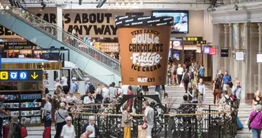 <p>Men hjälp av printade produkter ”ägde” Oatly Stockholms central under en vecka i maj. (Bilder: Havelle).</p>
