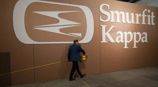 <p>worlds-biggest-cardboard-box</p>
