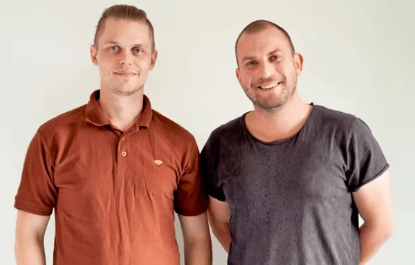 <p>Mikael Morén och Christer Florén på Bananbyrån i Falun vann GYFs uppsatspris för sitt arbete med småföretagares grafiska identitet. (Bild: GYF)</p>
