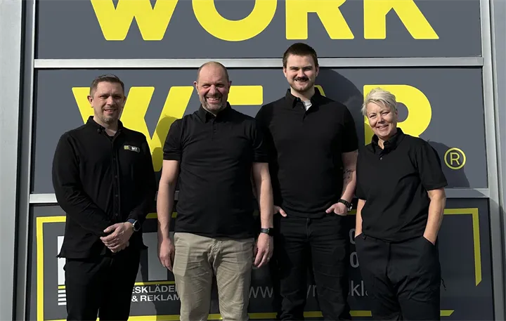 MT_Yrkeskla¨der-utanfo¨r_Nacka_butiken