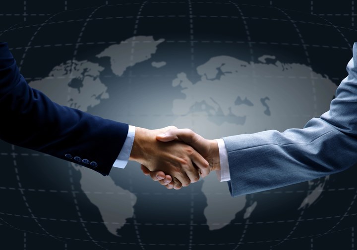 DP Handshake Europe_1800