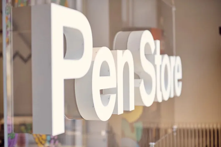 Pen-Store-skylt-web_1800